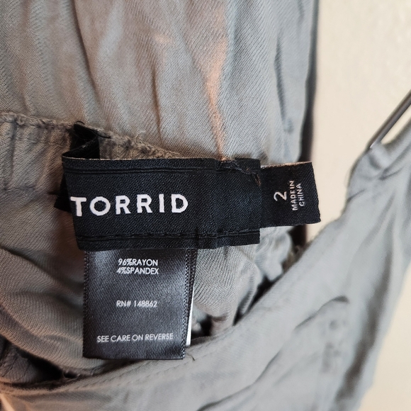 Torrid 2X Gray Twill Short Overalls Military Overall Romper - Picture 6 of 11